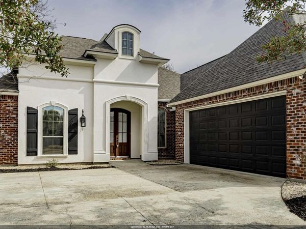15454 Summer Trace Dr, Prairieville, LA 70769