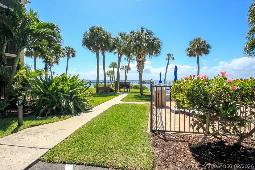 4680 NE Sandpebble Trace, Unit 305, Stuart, FL 34996 Photo