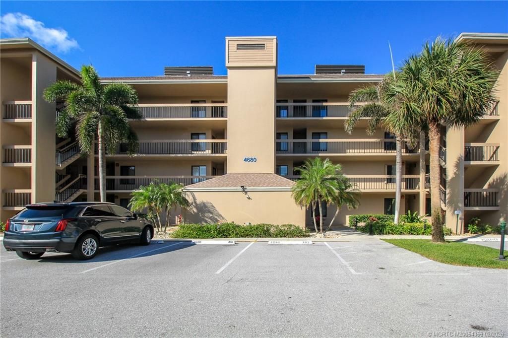 4680 NE Sandpebble Trace, Unit 305, Stuart, FL 34996 Photo