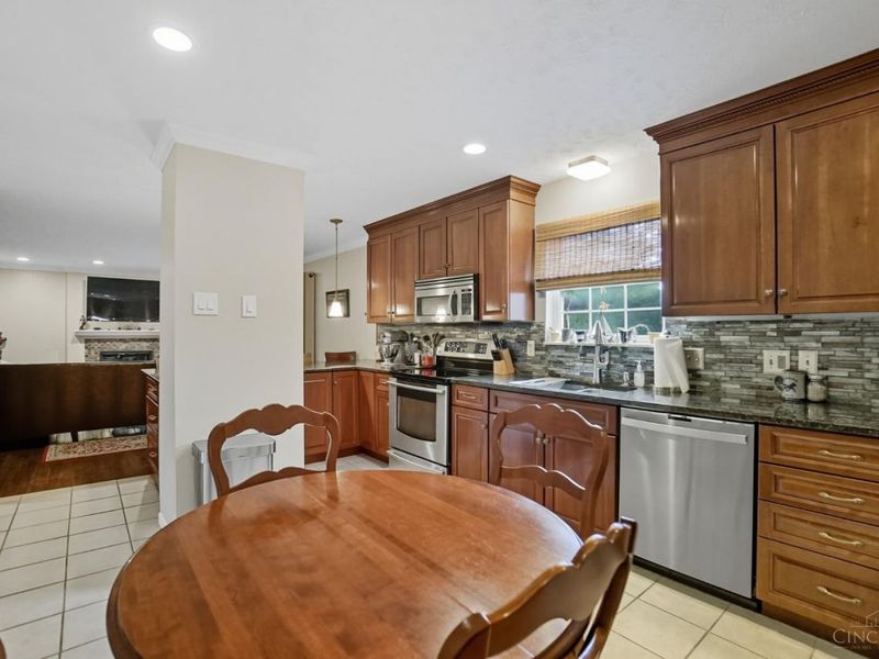 7835 Pfeiffer Road, Montgomery, OH 45242 Photo 10