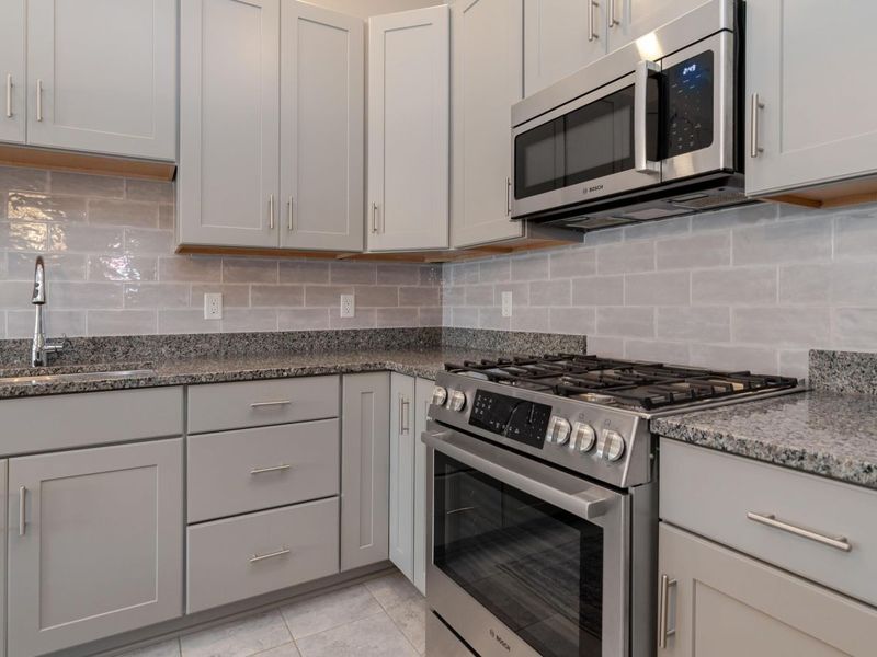 828 Bobcat Avenue, Unit 204, Columbus, OH 43212 Photo 11