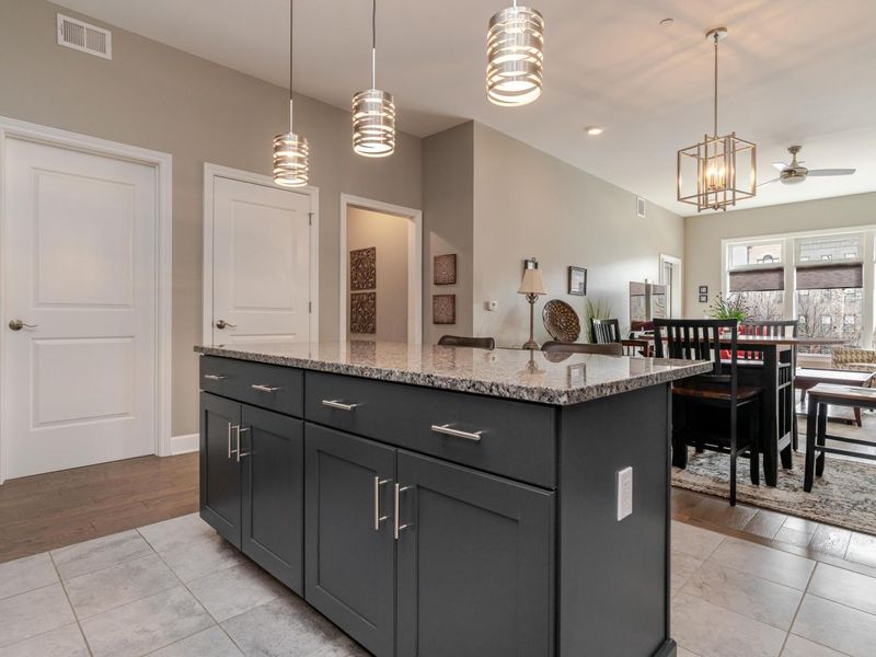 828 Bobcat Avenue, Unit 204, Columbus, OH 43212 Photo 12