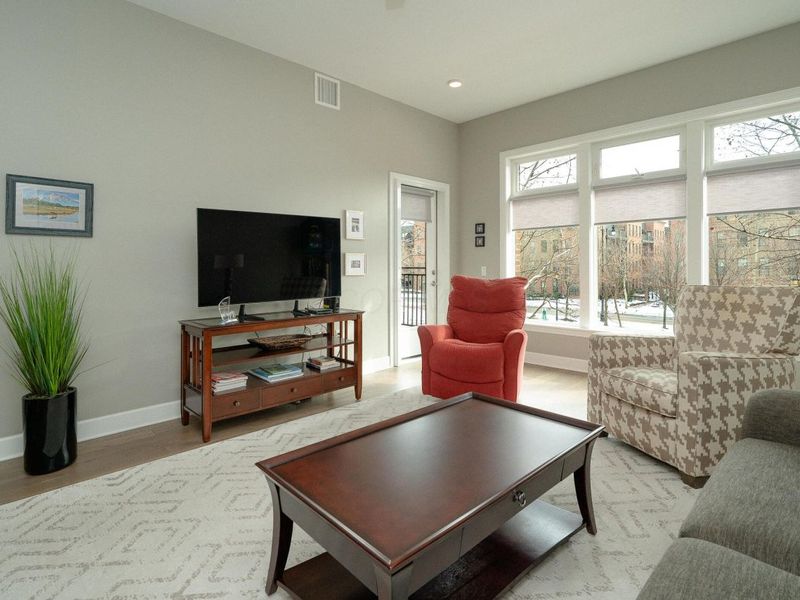 828 Bobcat Avenue, Unit 204, Columbus, OH 43212 Photo 16