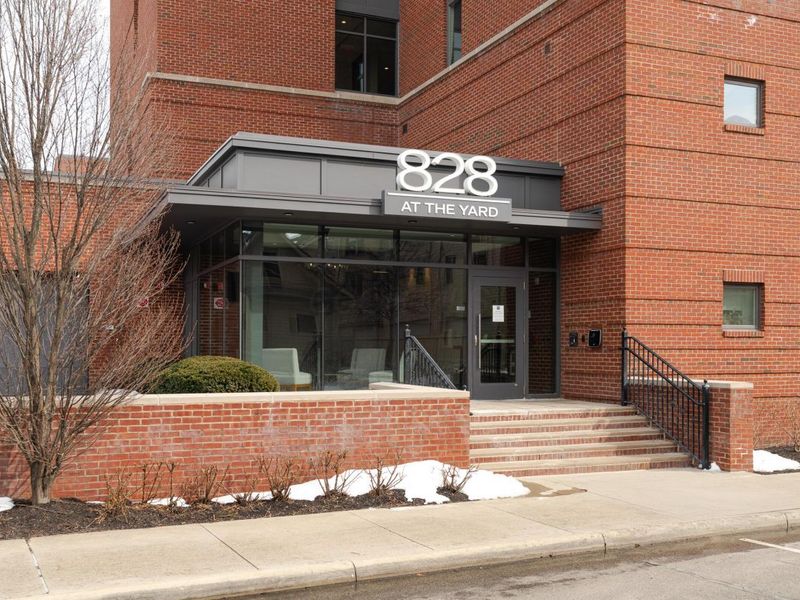 828 Bobcat Avenue, Unit 204, Columbus, OH 43212 Photo 3