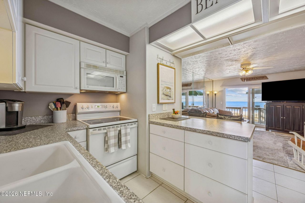 811 1st Street S, Unit 10, Jacksonville Beach, FL 32250 Photo