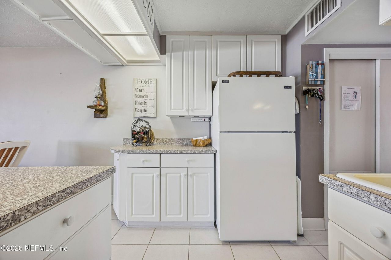 811 1st Street S, Unit 10, Jacksonville Beach, FL 32250 Photo