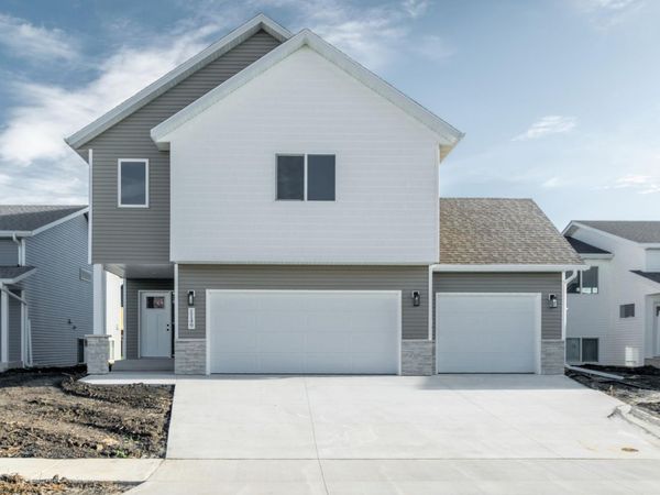 1879 19th Avenue N, Wahpeton, ND 58075