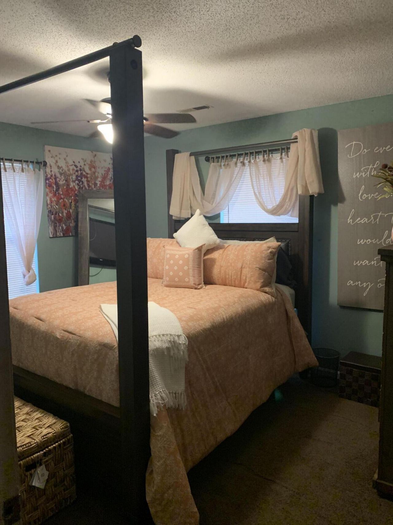 4752 Wright Avenue Photo 2