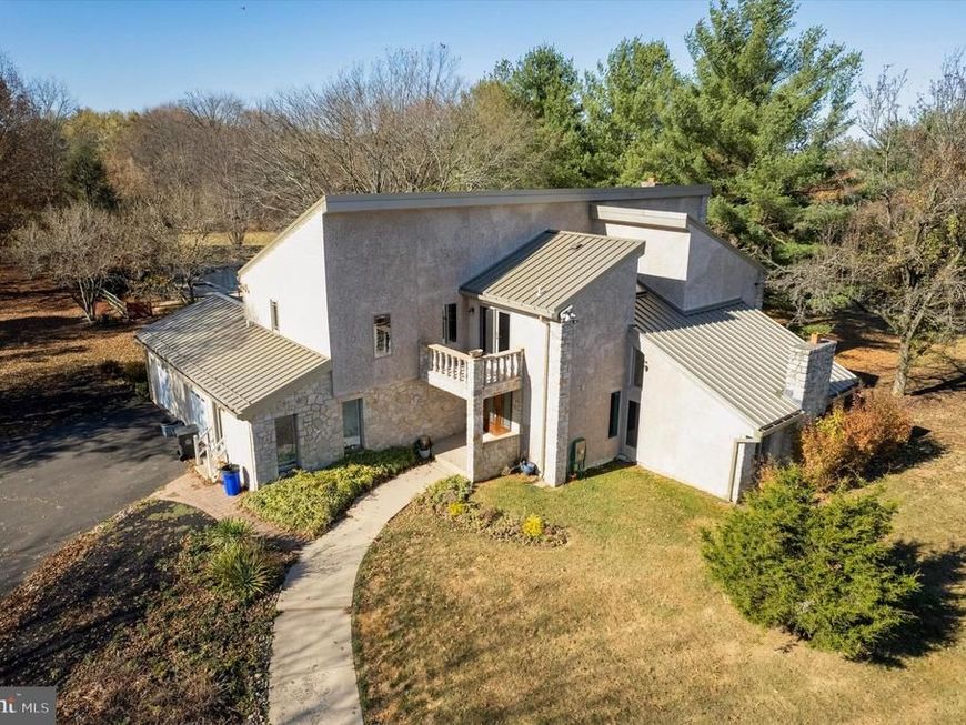 6 Creekside Drive, Ivyland, PA 18974 Main Photo