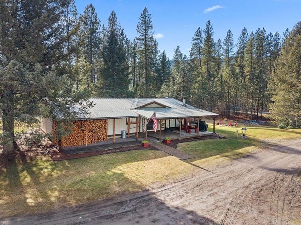 1197 B Williams Lake Rd, Evans, WA 99126