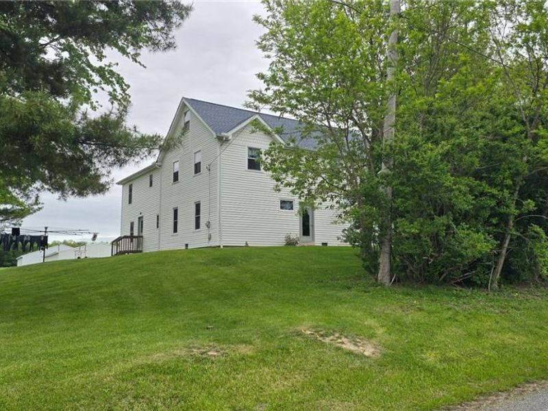 4194 Helsley Fusselman Road, Southington, OH 44470 Photo 1