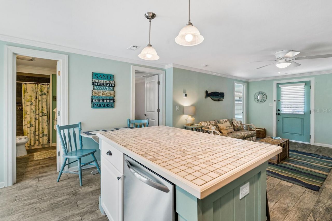 305 57th Street, Unit B, Holmes Beach, FL 34217 Photo