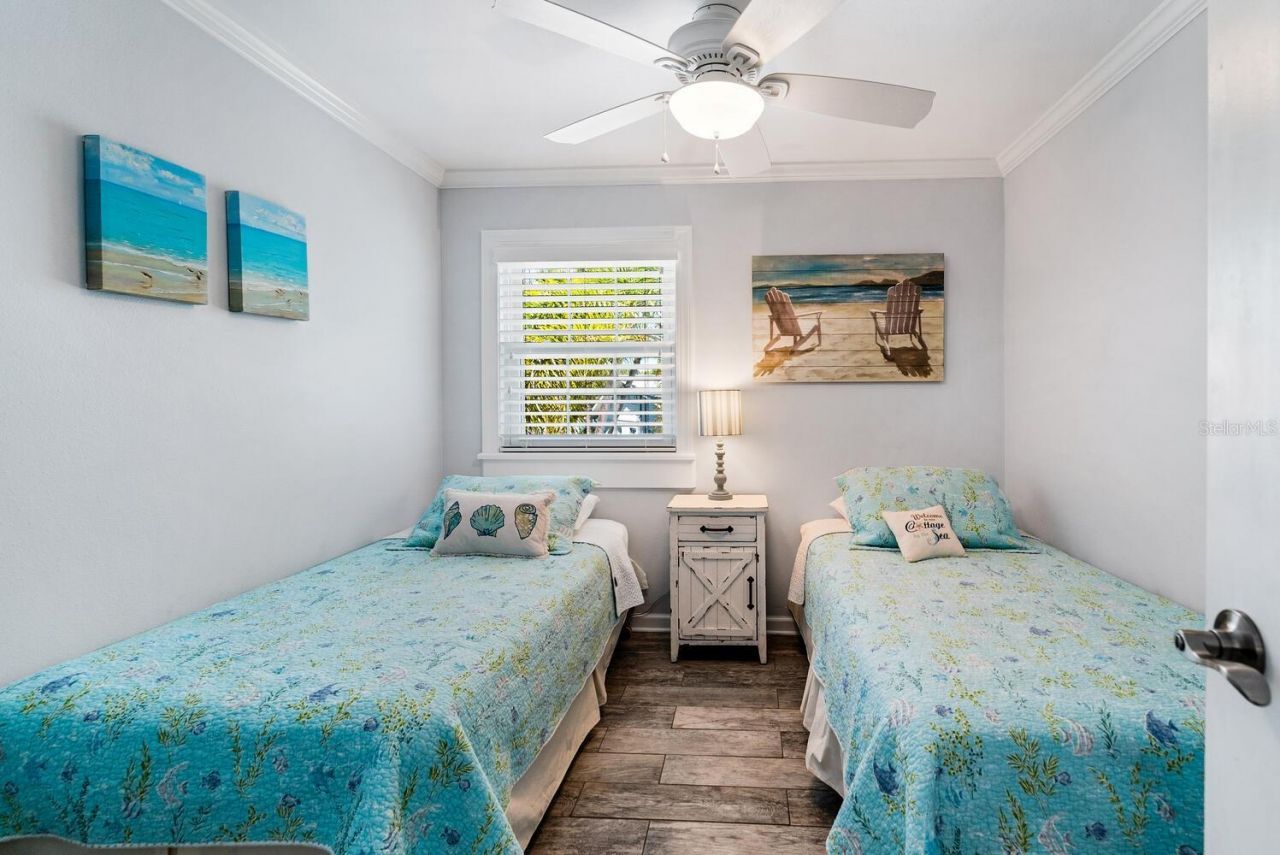 305 57th Street, Unit B, Holmes Beach, FL 34217 Photo