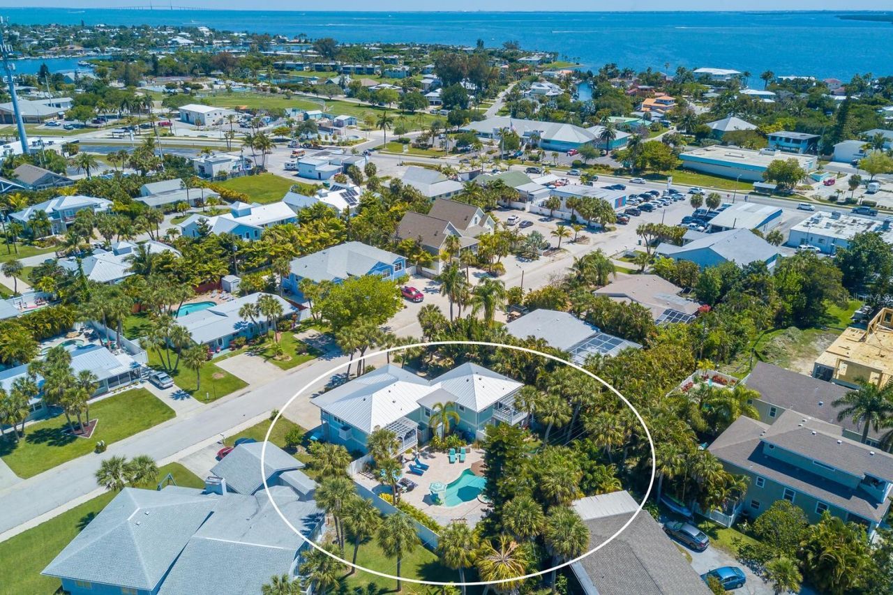 305 57th Street, Unit B, Holmes Beach, FL 34217 Photo