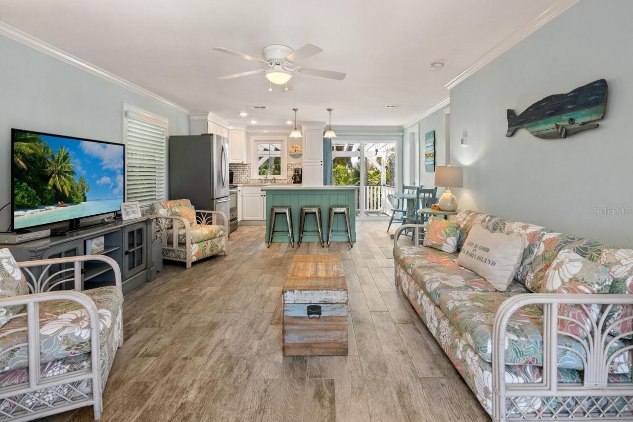 305 57th Street, Unit B, Holmes Beach, FL 34217 Photo