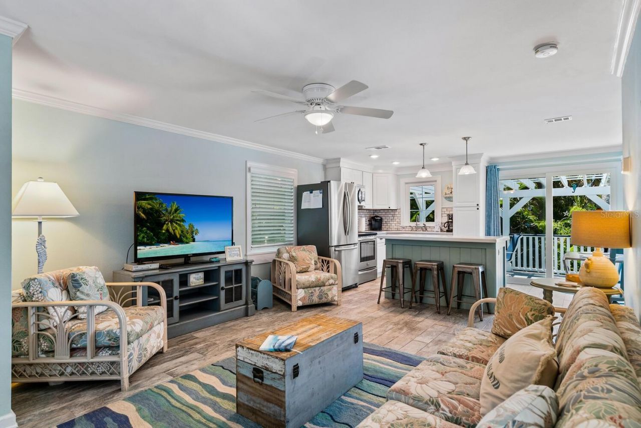 305 57th Street, Unit B, Holmes Beach, FL 34217 Photo