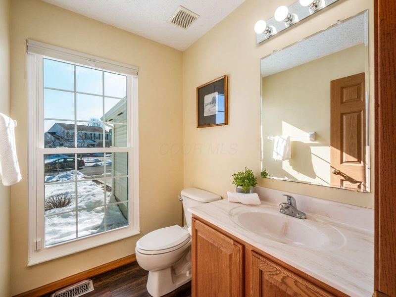 6470 Hemmingford Drive, Canal Winchester, OH 43110 Photo 18