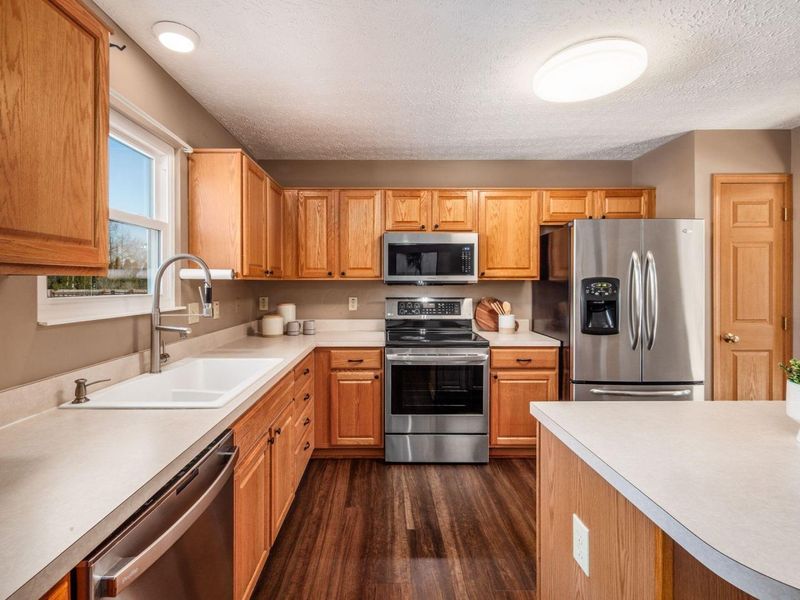 6470 Hemmingford Drive, Canal Winchester, OH 43110 Photo 9