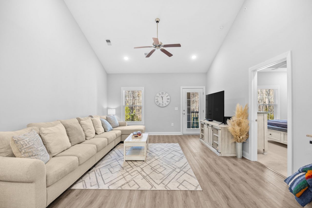 924 Jackline Place  Photo 8