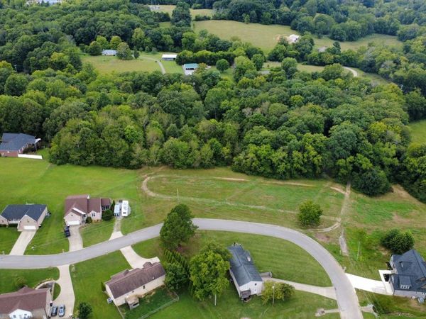 4050 Summit Dr, Greenbrier, TN 37073