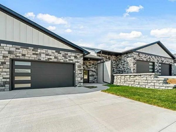 407 E Main Street, Solon, IA 52333