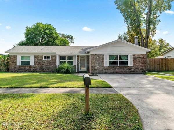 8440 FROST Street N, Jacksonville, FL 32221
