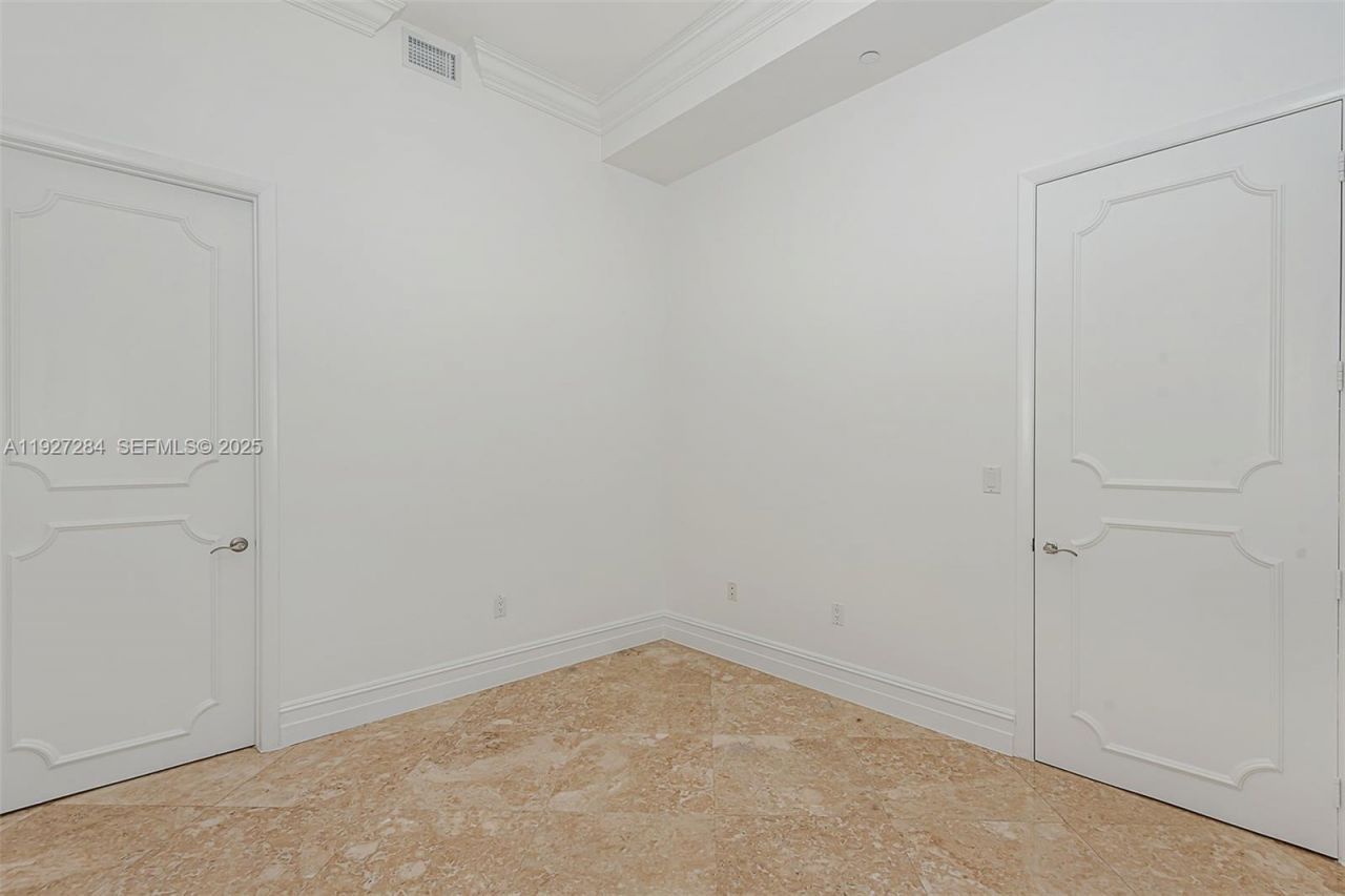 15901 Collins Ave, Unit 4302, Sunny Isles Beach, FL 33160 Photo