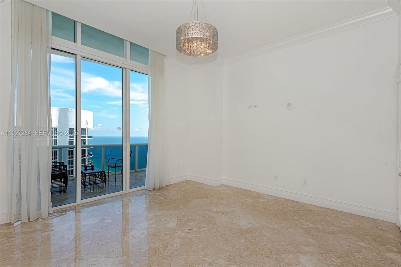 15901 Collins Ave, Unit 4302, Sunny Isles Beach, FL 33160 Photo