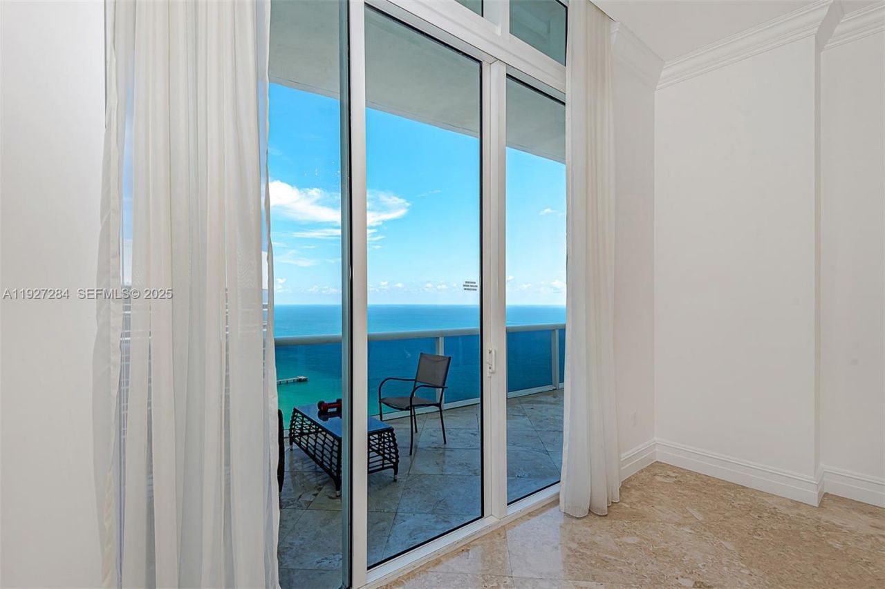 15901 Collins Ave, Unit 4302, Sunny Isles Beach, FL 33160 Photo