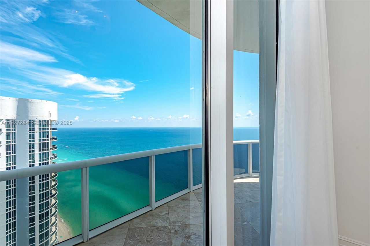15901 Collins Ave, Unit 4302, Sunny Isles Beach, FL 33160 Photo