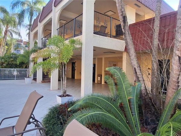 9301 SW 92nd Ave, Unit A402, Miami, FL 33176