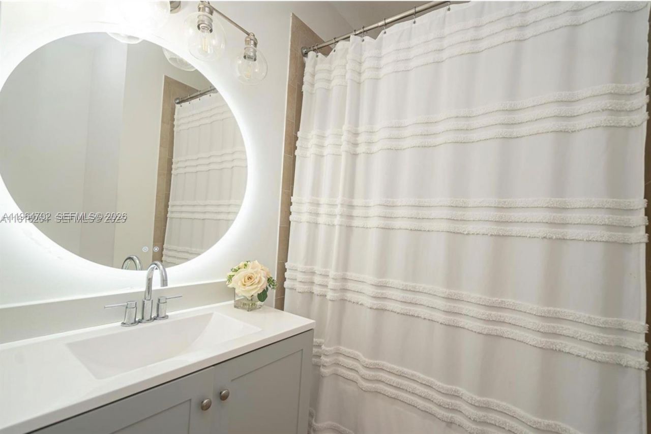 8760 NW 97th Ave, Unit 203, Doral, FL 33178 Photo