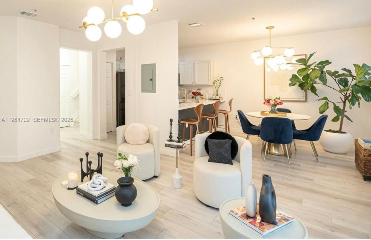 8760 NW 97th Ave, Unit 203, Doral, FL 33178 Photo