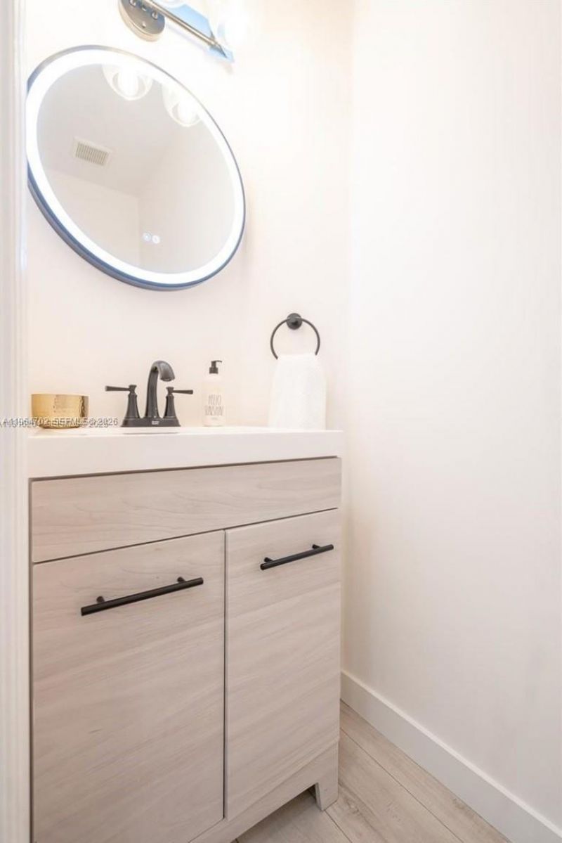 8760 NW 97th Ave, Unit 203, Doral, FL 33178 Photo