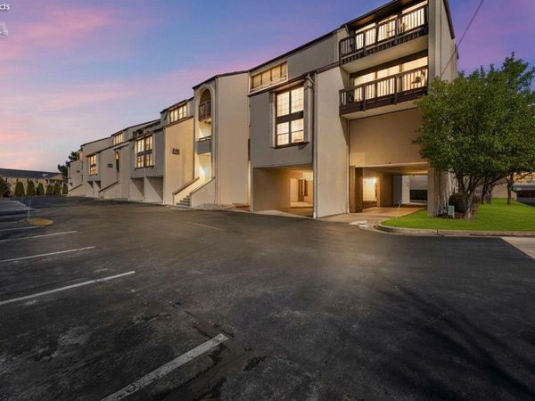 1801 E Perry Street, Unit 28, Port Clinton, OH 43452