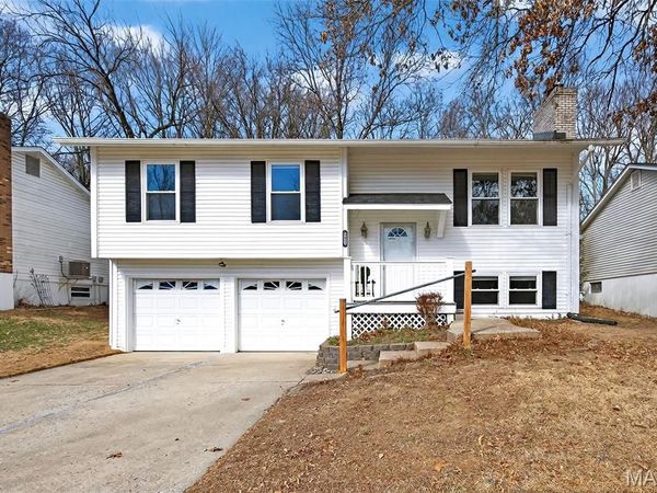 11953 Meadow Run Court, Maryland Heights, MO 63043