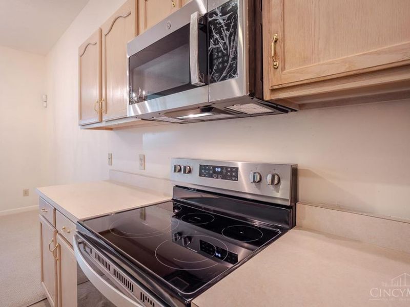 810 Southmeadow Circle, Unit 302, Cincinnati, OH 45231 Photo 13