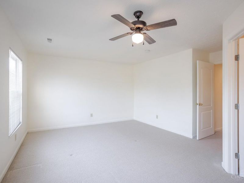 810 Southmeadow Circle, Unit 302, Cincinnati, OH 45231 Photo 24