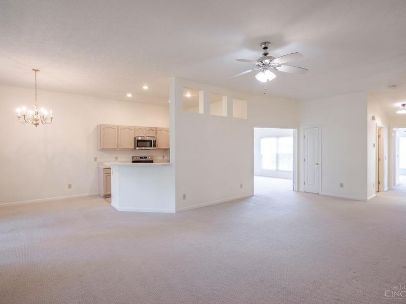 810 Southmeadow Circle, Unit 302, Cincinnati, OH 45231 Photo 6
