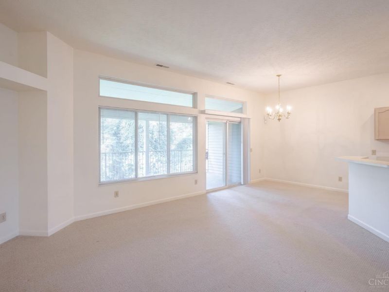 810 Southmeadow Circle, Unit 302, Cincinnati, OH 45231 Photo 7