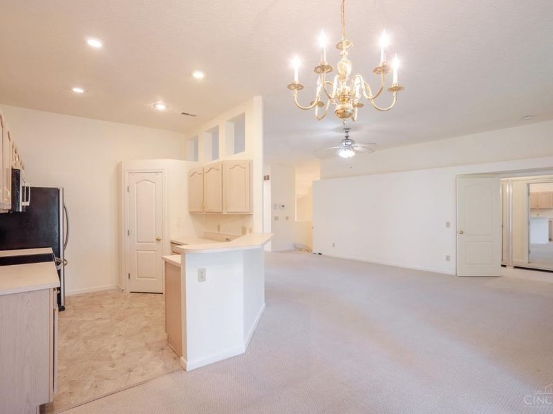 810 Southmeadow Circle, Unit 302, Cincinnati, OH 45231 Photo 8