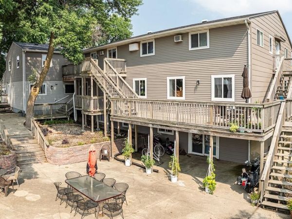 2212 Okoboji Avenue , Milford, IA 51351