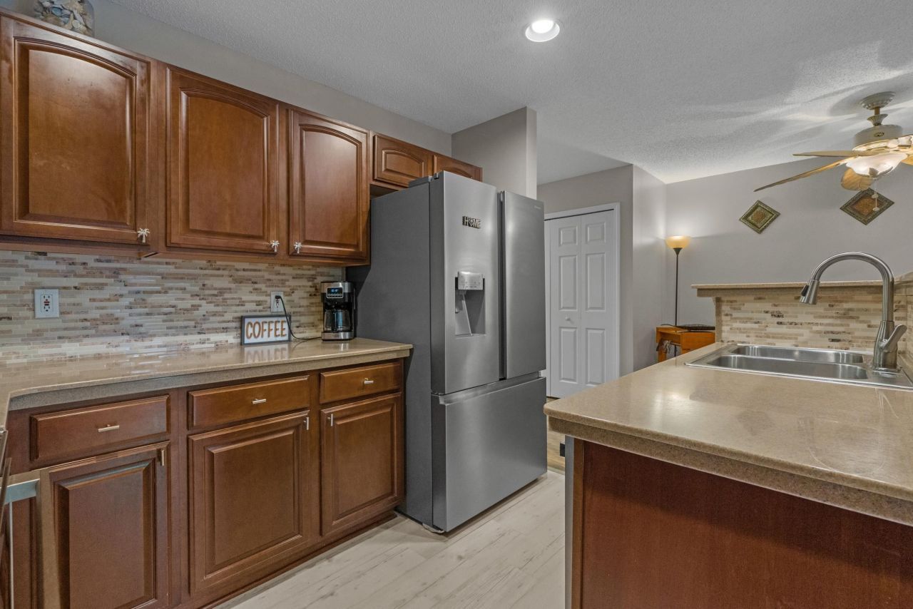 1044 Portico Loop  Photo 10