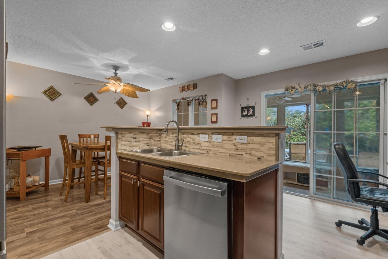 1044 Portico Loop  Photo 11