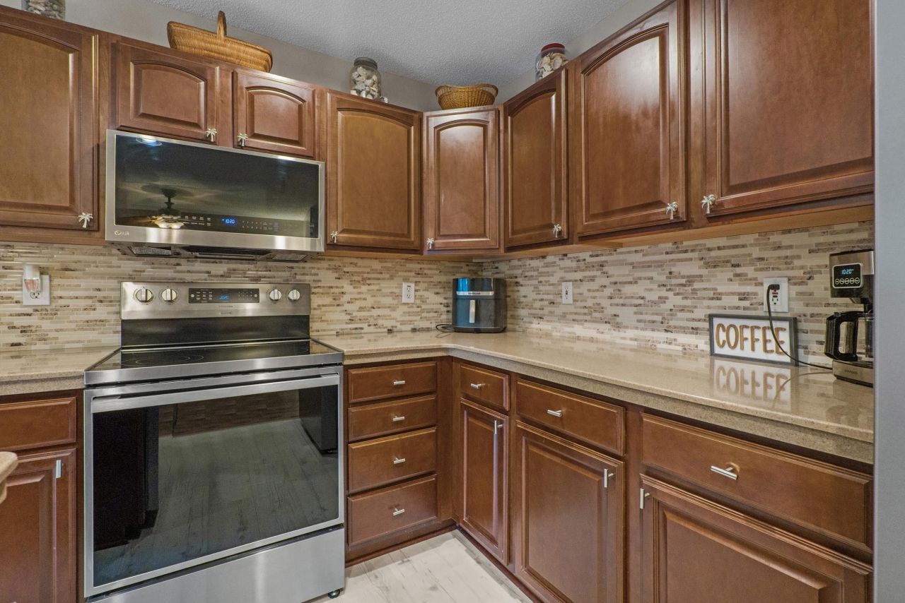 1044 Portico Loop  Photo 12