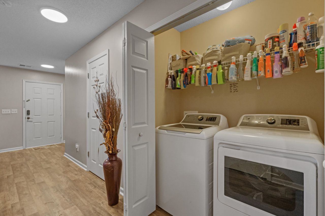 1044 Portico Loop  Photo 22