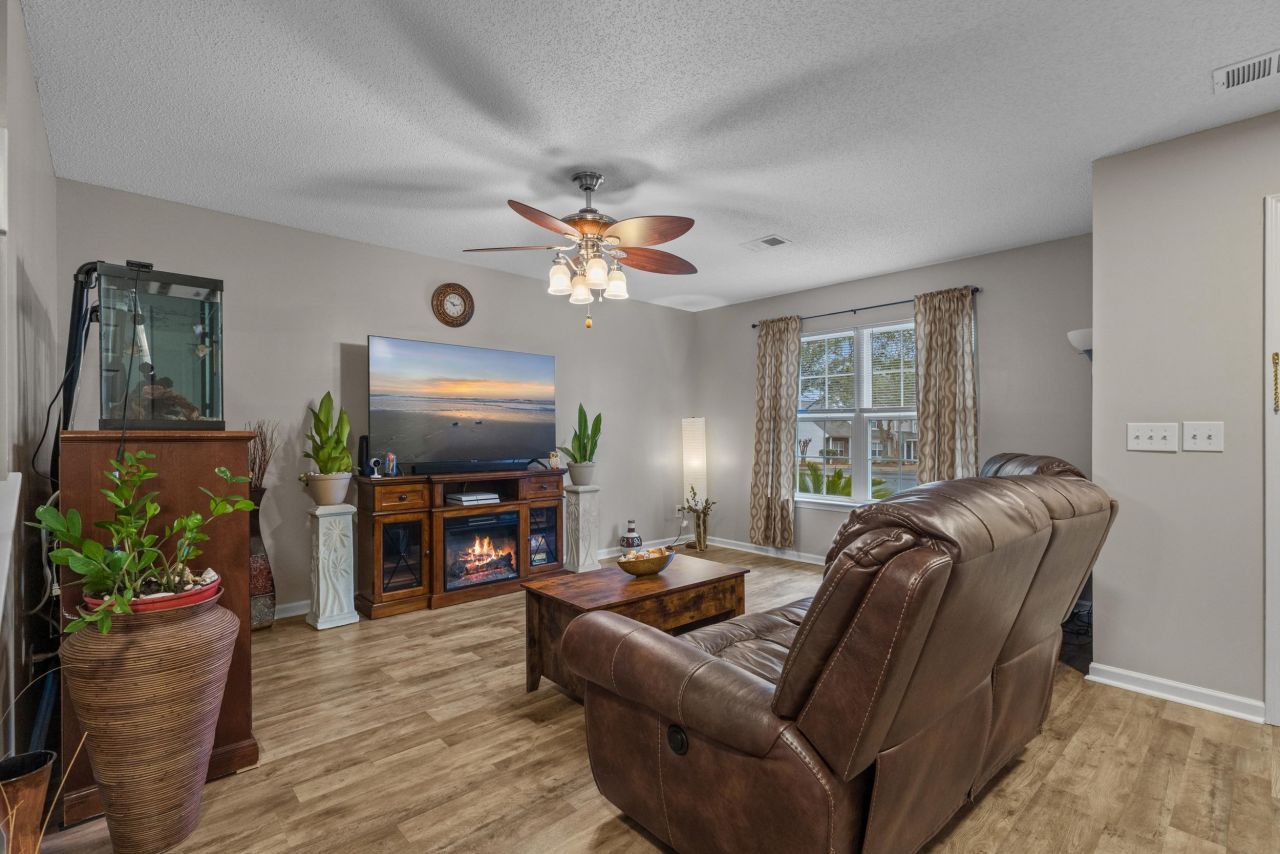 1044 Portico Loop  Photo 32