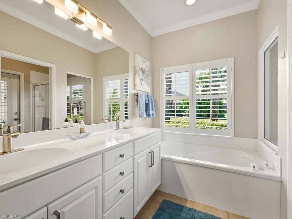 10000 Isola Way, Miromar Lakes, FL 33913 Photo