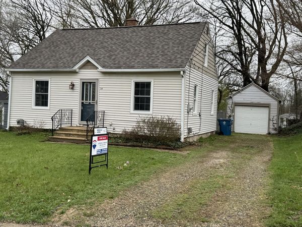 309 E Oak Grove Avenue, Parchment, MI 49004