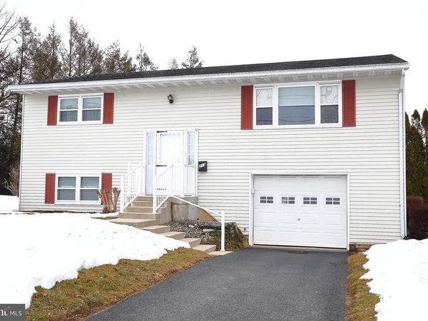 213 N LOCUST STREET, LITITZ, PA 17543